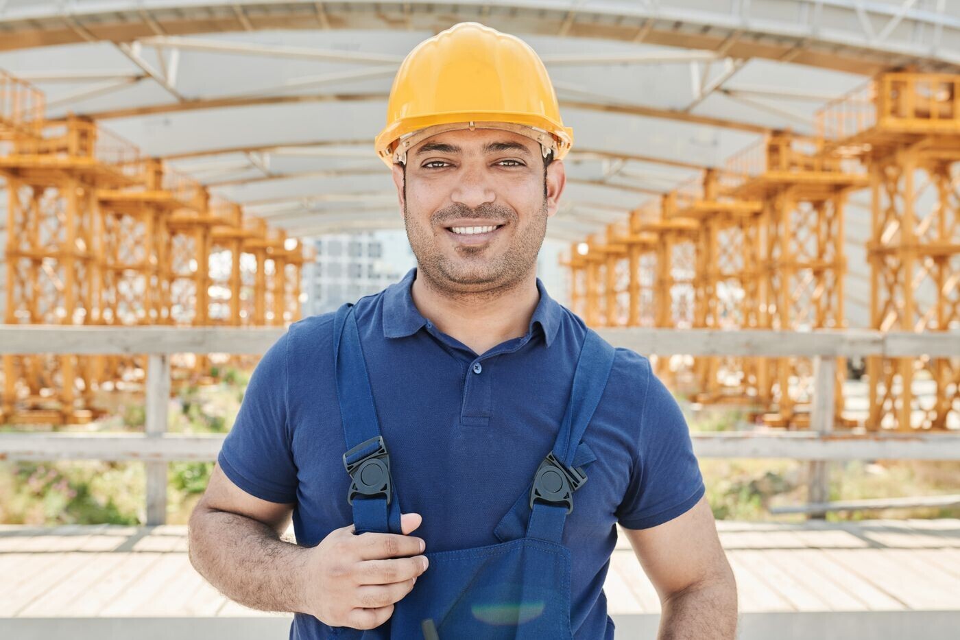 Construction worker at a Chicago job site